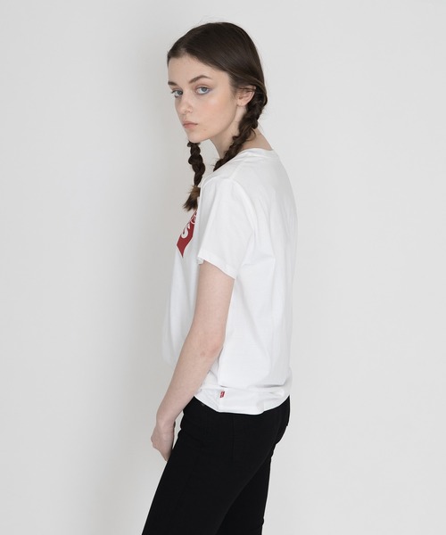 Levi's（リーバイス）の「Levi's/リーバイス バットウィングロゴTシャツ （レディースモデル）（Tシャツ/カットソー・レディース・マルチ・MEDIUM/SMALL/LARGE/X-SMALL/XX-SMALL/XL）」の20枚目の写真