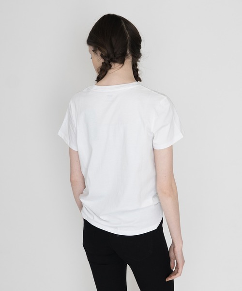 Levi's（リーバイス）の「Levi's/リーバイス バットウィングロゴTシャツ （レディースモデル）（Tシャツ/カットソー・レディース・マルチ・MEDIUM/SMALL/LARGE/X-SMALL/XX-SMALL/XL）」の19枚目の写真