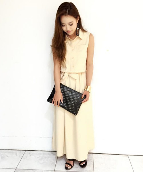 EGOIST(エゴイスト)の「ノースリシャツワンピース (シャツワンピース・レディース・ベージュ/ネイビー/ホワイト・1/2)」の2枚目の写真