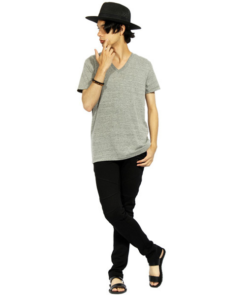 8(eight)(エイト)の「Vネック 無地 半袖 Tシャツ (Tシャツ/カットソー・メンズ・ホワイト/グレー/ブラック/ネイビー・LARGE/MEDIUM)」の18枚目の写真