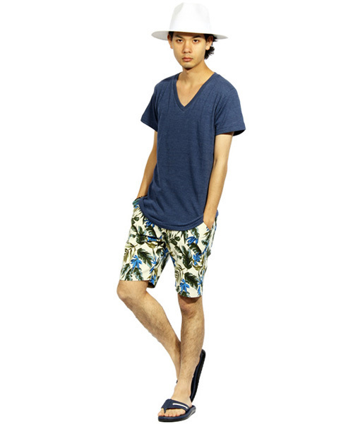 8(eight)(エイト)の「Vネック 無地 半袖 Tシャツ (Tシャツ/カットソー・メンズ・ホワイト/グレー/ブラック/ネイビー・LARGE/MEDIUM)」の17枚目の写真