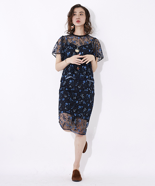 UNITED TOKYO（ユナイテッドトウキョウ）の「エンブロイダリーチュールスカート（スカート・レディース・レッド/ブルー・1）」の14枚目の写真