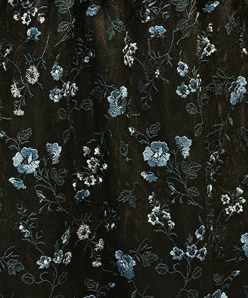 UNITED TOKYO（ユナイテッドトウキョウ）の「エンブロイダリーチュールスカート（スカート・レディース・レッド/ブルー・1）」の15枚目の写真