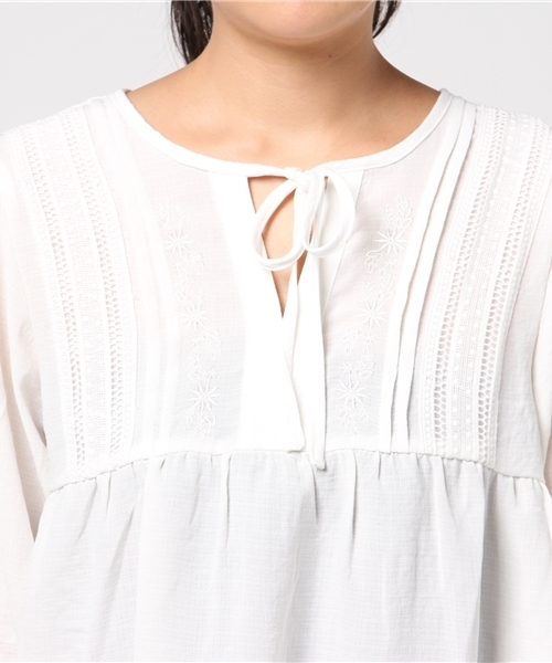 RAY CASSIN（レイカズン）の「レース使いスモックブラウス（シャツ/ブラウス・レディース・オフホワイト/イエロー/ブラック・FREE）」の7枚目の写真