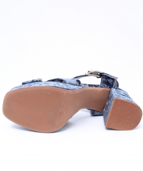 LOWRYS FARM（ローリーズファーム）の「ベロアクロスサンダル　765726 （サンダル・レディース・ブルー/レッド/ブラック/グリーン・MEDIUM/LARGE）」の9枚目の写真