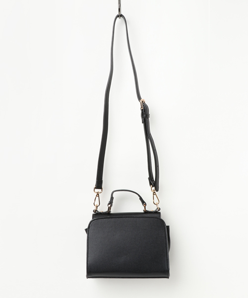 NATURAL BEAUTY BASIC（ナチュラルビューティーベーシック）の「【JJ 12月号掲載】ワンハンドルヒネリショルダーバッグ（ショルダーバッグ・レディース・ブラック/レッド/ベージュ系その他・ﾌﾘ-）」の4枚目の写真