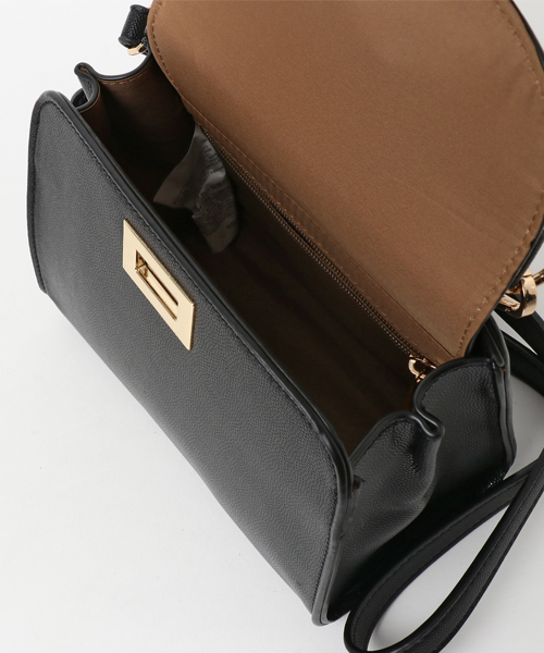 NATURAL BEAUTY BASIC（ナチュラルビューティーベーシック）の「【JJ 12月号掲載】ワンハンドルヒネリショルダーバッグ（ショルダーバッグ・レディース・ブラック/レッド/ベージュ系その他・ﾌﾘ-）」の7枚目の写真