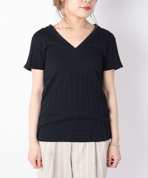 SHIPS(シップス)の「YOUNG&OLSEN:リブVネックTee◇(Tシャツ/カットソー・レディース・ライトホワイト/ブラック・SMALL/MEDIUM)」の3枚目の写真