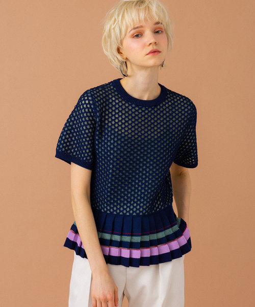 UNITED TOKYO(ユナイテッドトウキョウ)の「タックプリーツラティスニット(ニット/セーター・レディース・ブラック/ネイビー・1)」の2枚目の写真