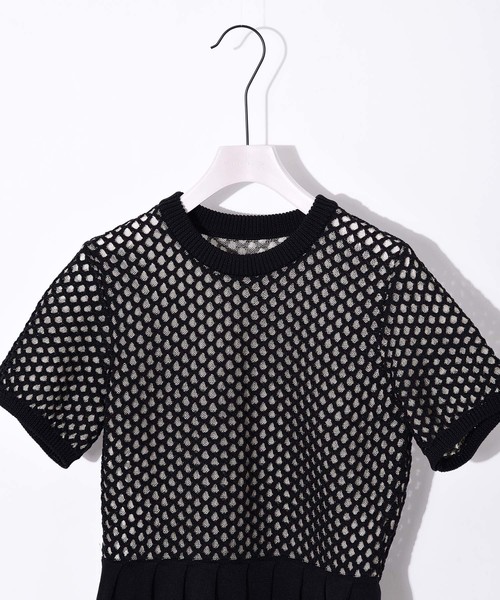 UNITED TOKYO(ユナイテッドトウキョウ)の「タックプリーツラティスニット(ニット/セーター・レディース・ブラック/ネイビー・1)」の3枚目の写真