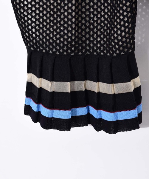 UNITED TOKYO(ユナイテッドトウキョウ)の「タックプリーツラティスニット(ニット/セーター・レディース・ブラック/ネイビー・1)」の4枚目の写真