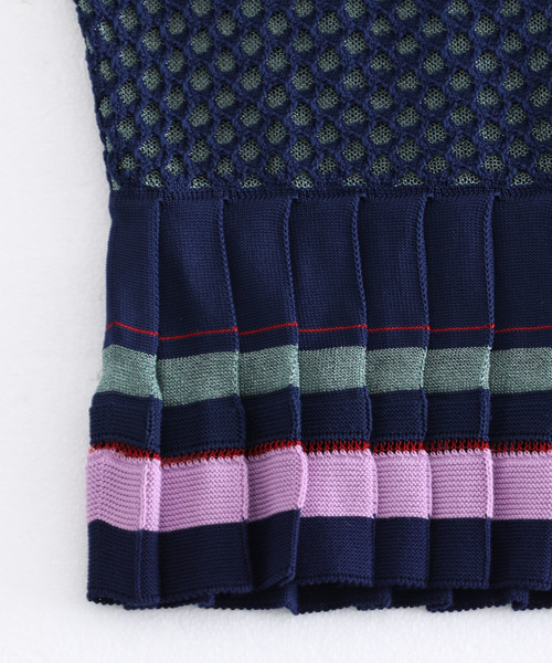 UNITED TOKYO(ユナイテッドトウキョウ)の「タックプリーツラティスニット(ニット/セーター・レディース・ブラック/ネイビー・1)」の9枚目の写真