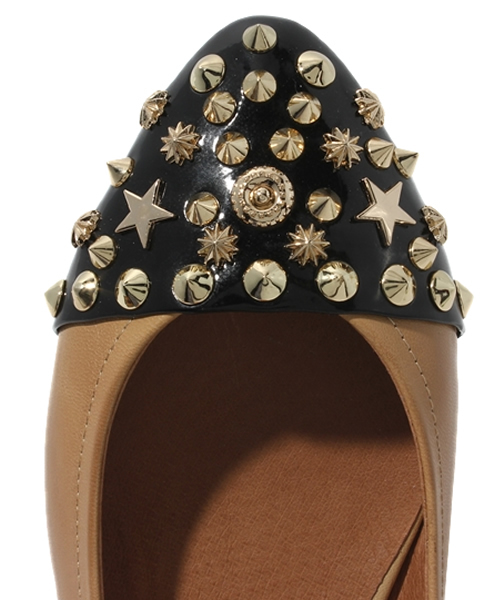 ROSE BUD（ローズバッド）の「(JEFFREY CAMPBELL)SELBY-STUDS 2TONE FLAT SHOES（パンプス・レディース・ホワイト/ベージュ系その他・36/37/38/39）」の6枚目の写真