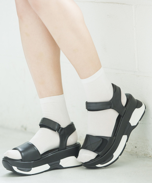 WEGO（ウィゴー）の「WEGO/厚底スポーツサンダル（サンダル・レディース・シルバー/ホワイト/ブラック・MEDIUM/LARGE）」の2枚目の写真