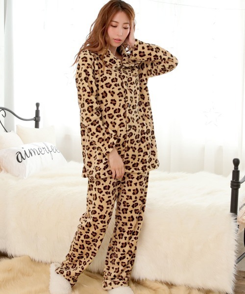 aimerfeel(エメフィール)の「ペアウォームフリースパジャマ(ルームウェア/パジャマ)」|モカ