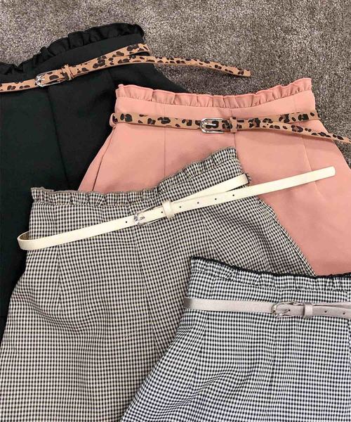 one after another NICE CLAUP(ワンアフターアナザーナイスクラップ)の「ベルトアソート裾フリルショートパンツ(その他パンツ・レディース・ブラック/ブラック系その他/ブラウン系その他/レンガ・FREE)」の5枚目の写真