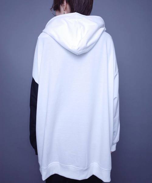 AFYF（エーエフワイエフ）の「AFYF MOVEMENT 2TONE MIX OVERSIZE PARKA F/2TONEミックスオーバーサイズパーカー（パーカー・レディース・ホワイト/ブラック・FREE）」の19枚目の写真