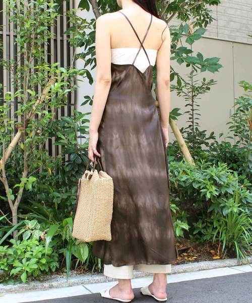 MODE ROBE(モードローブ)の「タイダイキャミワンピース(ワンピース・レディース・ブラウン/オレンジ・FREE)」の13枚目の写真