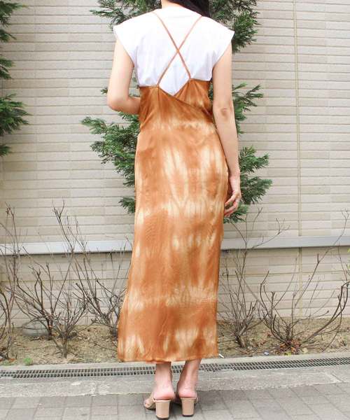 MODE ROBE(モードローブ)の「タイダイキャミワンピース(ワンピース・レディース・ブラウン/オレンジ・FREE)」の11枚目の写真