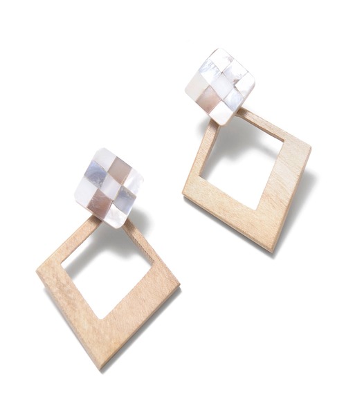 JACK & MARIE（ジャックアンドマリー）の「JACK & MARIE Design Earrings TypeB (ジャックアンドマリー デザインピアスB)（ピアス（両耳用）・レディース・ホワイト系その他/アイボリー/ブラック/ブラウン/ゴールド/グレー/シルバー・ONE SIZE）」の6枚目の写真