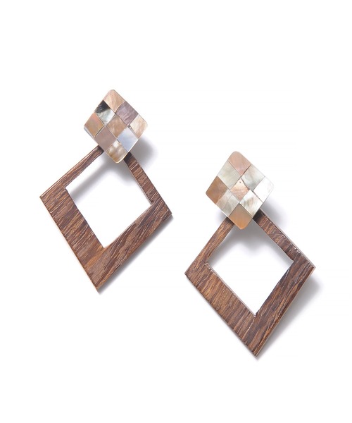 JACK & MARIE（ジャックアンドマリー）の「JACK & MARIE Design Earrings TypeB (ジャックアンドマリー デザインピアスB)（ピアス（両耳用）・レディース・ホワイト系その他/アイボリー/ブラック/ブラウン/ゴールド/グレー/シルバー・ONE SIZE）」の5枚目の写真