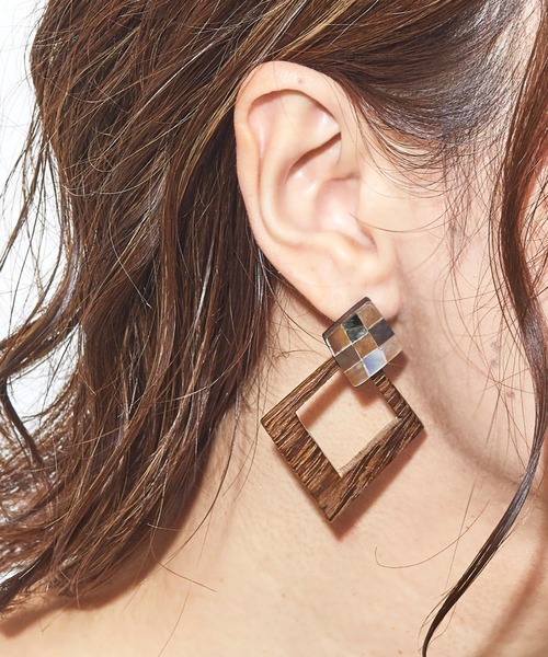 JACK & MARIE（ジャックアンドマリー）の「JACK & MARIE Design Earrings TypeB (ジャックアンドマリー デザインピアスB)（ピアス（両耳用）・レディース・ホワイト系その他/アイボリー/ブラック/ブラウン/ゴールド/グレー/シルバー・ONE SIZE）」の16枚目の写真