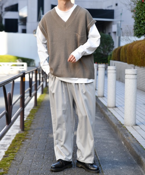 kutir（クティール）の「Vネックニットベスト（ベスト・メンズ・ダークブラウン/ベージュ/ブルーグレー・MEDIUM/LARGE）」の19枚目の写真