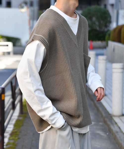 kutir（クティール）の「Vネックニットベスト（ベスト・メンズ・ダークブラウン/ベージュ/ブルーグレー・MEDIUM/LARGE）」の5枚目の写真
