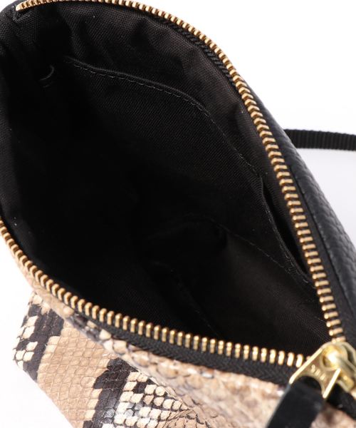 DouDou（ドゥドゥ）の「パイソンミニショルダーバッグ（ショルダーバッグ・レディース・ベージュ・FREE）」の2枚目の写真