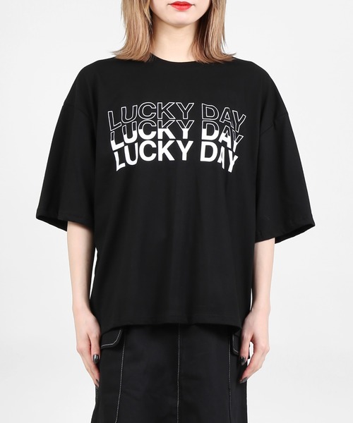 DING（ディング）の「DING/LUCK DAYビッグシルエットTシャツ（Tシャツ/カットソー・レディース・アイボリー/グリーン/ブラック・FREE）」の4枚目の写真