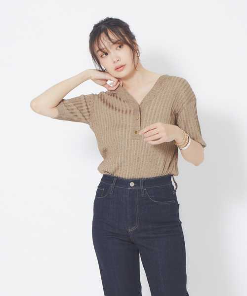 qualite(カリテ)の「Vネックアシメニット(ニット/セーター・レディース・サックスブルー/ブラウン/その他・フリー)」の2枚目の写真