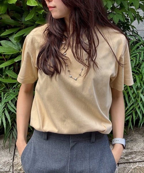 United Athle（ユナイテッドアスレ）の「OUR's ローズさん着用！ 累計販売10万枚突破！ZOZO売上No.1 無地Tシャツ！【United Athle】premium cotton crew neck short sleeve t-shirt / プレミアム コットン クルーネック 半袖 Tシャツ 5001（Tシャツ/カットソー・レディース・ホワイト/ブラック/ベージュ/パープル/オフホワイト/アイボリー/グリーン/グレー/グレイッシュベージュ/オレンジ/ライトグレー/バーガンディー/ブラック系その他2/ネイビー/サックスブルー/レッド/ライトブルー/イエロー/ゴールド/ライトグリーン/インディゴブルー/ピンク/ダークパープル/ライトイエロー/ライトピンク/ラベンダー/ピンクベージュ/ロイヤルブルー/マスタード/グレイッシュブルー/ターコイズブルー/レモンイエロー/アクア/ネイビー系2/ブラック系その他3/ネイビー系1/ダークネイビー/グレー系その他/ダークグリーン/チャコールグレー/オートミール/パープル系その他2/スモーキーグリーン系/エメラルド/オリーブ/ピンク系1/ネイビー系3/フューシャピンク/ダークカーキ/ライトオリーブ/ダークブラウン・S/M/L/XL/XXL）」の14枚目の写真