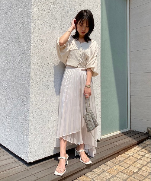 Ameri(アメリ)の「CLEAR STUDS MULE(サンダル・レディース・ホワイト/アッシュブラウン・SMALL/MEDIUM/LARGE)」の3枚目の写真