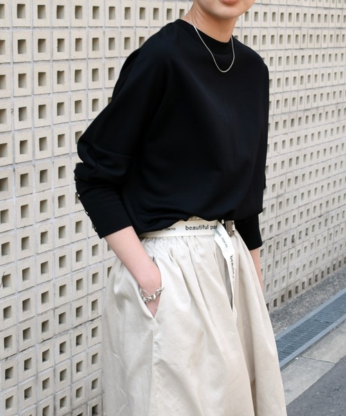 Marient（マリエント）の「袖ボタンポンチプルオーバー（Tシャツ/カットソー・レディース・ホワイト/ブラック/ベージュ・FREE）」の2枚目の写真