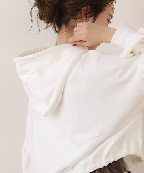 ボリュームパーカー　　アイボリー UNISEXボアジップパーカー – BUNNY APARTMENT