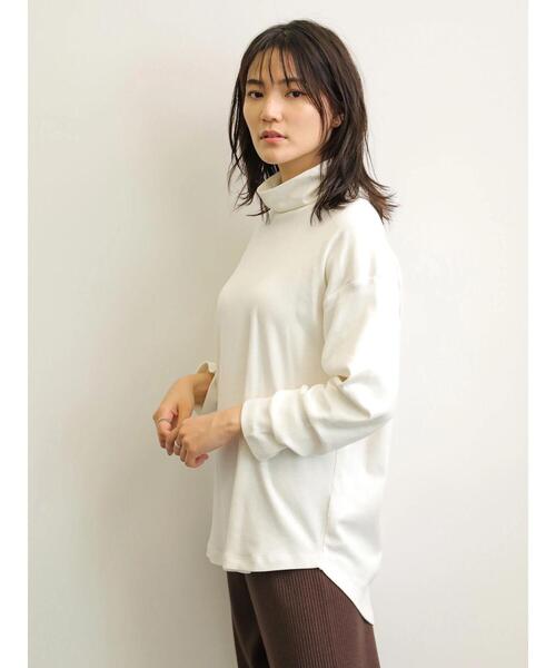 AMERICAN HOLIC（アメリカンホリック）の「タートルカットプルオーバー　＊（Tシャツ/カットソー・レディース・ブラック/ブラウン/アイボリー/グレイッシュベージュ・M/L）」の5枚目の写真