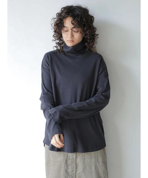 AMERICAN HOLIC（アメリカンホリック）の「タートルカットプルオーバー　＊（Tシャツ/カットソー・レディース・ブラック/ブラウン/アイボリー/グレイッシュベージュ・M/L）」の6枚目の写真