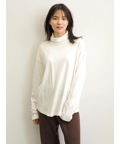 AMERICAN HOLIC（アメリカンホリック）の「タートルカットプルオーバー　＊（Tシャツ/カットソー・レディース・ブラック/ブラウン/アイボリー/グレイッシュベージュ・M/L）」の9枚目の写真