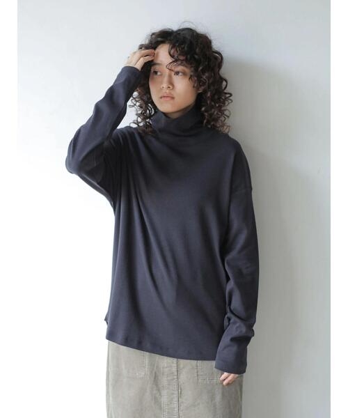 AMERICAN HOLIC（アメリカンホリック）の「タートルカットプルオーバー　＊（Tシャツ/カットソー・レディース・ブラック/ブラウン/アイボリー/グレイッシュベージュ・M/L）」の17枚目の写真