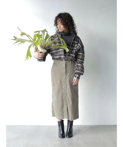 AMERICAN HOLIC（アメリカンホリック）の「タートルカットプルオーバー　＊（Tシャツ/カットソー・レディース・ブラック/ブラウン/アイボリー/グレイッシュベージュ・M/L）」の21枚目の写真