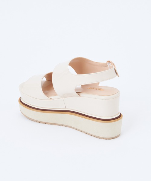 one after another NICE CLAUP(ワンアフターアナザーナイスクラップ)の「厚底ライン入りサンダル(サンダル・レディース・アイボリー/ブラウン/モカ・SMALL/MEDIUM/LARGE)」の12枚目の写真