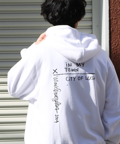 Mark Gonzales（マーク・ゴンザレス）の「Mark Gonzalez / マークゴンザレス 別注 コラボ オーバーサイズ バギー パーカー（パーカー・メンズ・ホワイト系その他/ブラック系その他/ベージュ系その他/ブルー系その他/ホワイト系その他2/ホワイト系その他3/ホワイト系その他4/ホワイト系その他5/ホワイト系その他6/ブラック系その他2/ブラック系その他3/ベージュ系その他2/ベージュ系その他3/ブルー系その他2/ブルー系その他3/ブルー系その他4/ブラック系その他7/ブラック系その他6/ベージュ系その他4/ベージュ系その他5/ブラック系その他5/ブラック系その他4/その他1/その他2/その他3/その他4/その他6/その他7/その他5/その他8/ベージュ系その他6・MEDIUM/LARGE）」の4枚目の写真