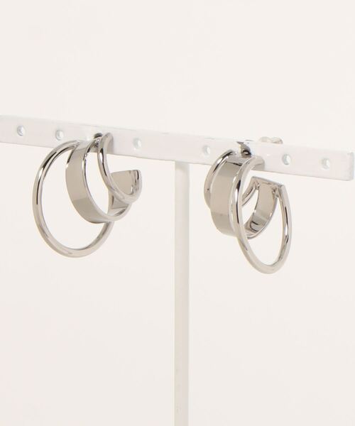 ROSE BUD(ローズバッド)の「フープピアス(ピアス(両耳用)・レディース・シルバー/ゴールド・FREE)」の1枚目の写真