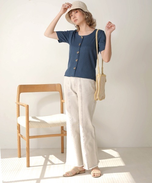 Bab(バブ)の「【WEB限定】裾メロウベーシックワイドリブTOPS(Tシャツ/カットソー・レディース・ブラック/ブルー/アイボリー/モカ/グレー系その他・FREE)」の22枚目の写真