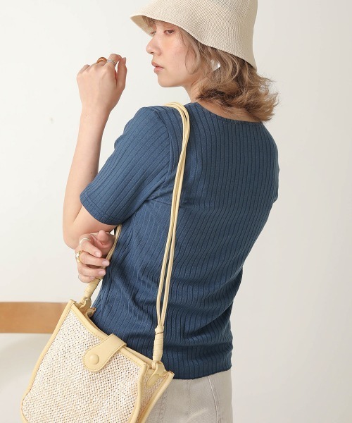 Bab(バブ)の「【WEB限定】裾メロウベーシックワイドリブTOPS(Tシャツ/カットソー・レディース・ブラック/ブルー/アイボリー/モカ/グレー系その他・FREE)」の7枚目の写真