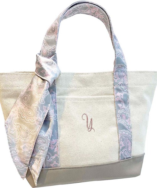 MILLION CARATS（ミリオンカラッツ）の「【GIFT】-Global Arrow- ペイズリーイニシャルトート（トートバッグ・レディース・ベージュ/グレー/ピンク/ラベンダー/ブルー/ミント・FREE）」の17枚目の写真