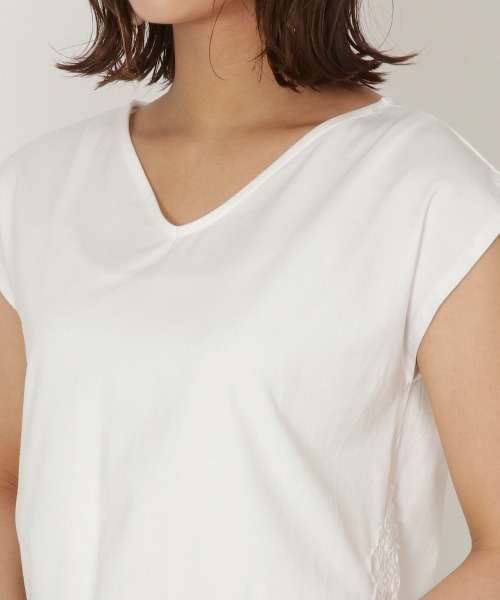 WILLSELECTION（ウィルセレクション）の「フラワースリットＴシャツ（Tシャツ/カットソー・レディース・オフホワイト/ブラウン/ブラック・MEDIUM）」の16枚目の写真