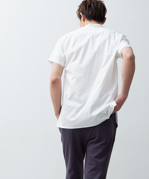OMNES Another Edition(オムネス アナザーエディション)の「メンズ 製品洗いタイプライタースタンド衿セミロング丈半袖シャツ(シャツ/ブラウス・メンズ・ホワイト/ブラック/ベージュ・MEDIUM/LARGE)」の12枚目の写真