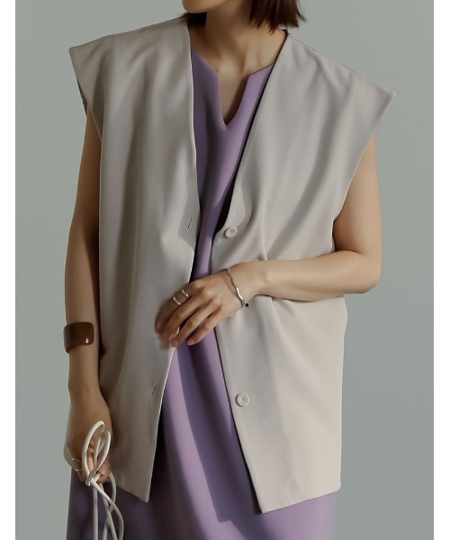 Re:EDIT（リエディ）の「リサイクルカットツイルノースリーブジャケット（ノーカラージャケット・レディース・ベージュ/アイボリー/ブラック・MEDIUM/LARGE）」の9枚目の写真