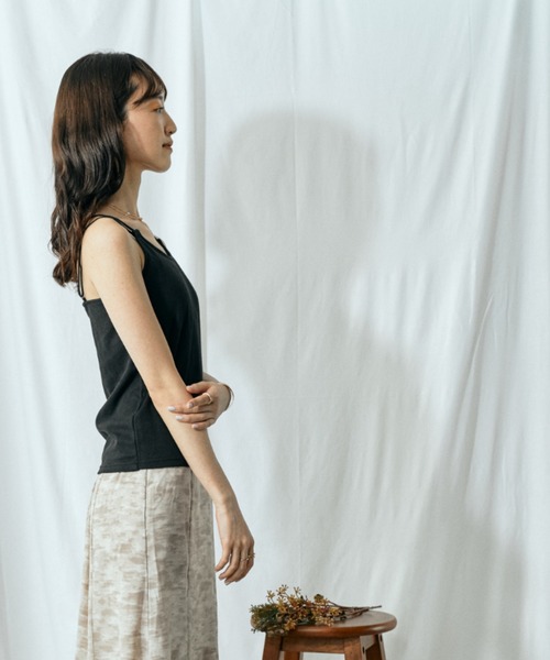 Amourire(アムリール)の「カップ付キャミタンク(タンクトップ・レディース・ブラック/ベージュ/オフホワイト/レンガ・M)」の8枚目の写真